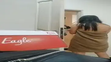 Miss S Jailin Pengantar Pizza